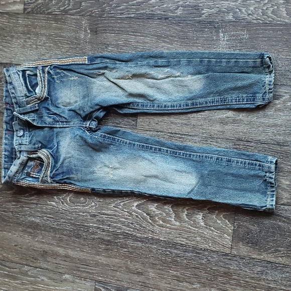 Adorable Jeans - Picture 2 of 5